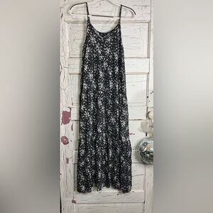 Final Touch Dk Gray & White Floral Maxi Prairie Dress in Medium Spaghetti Strap